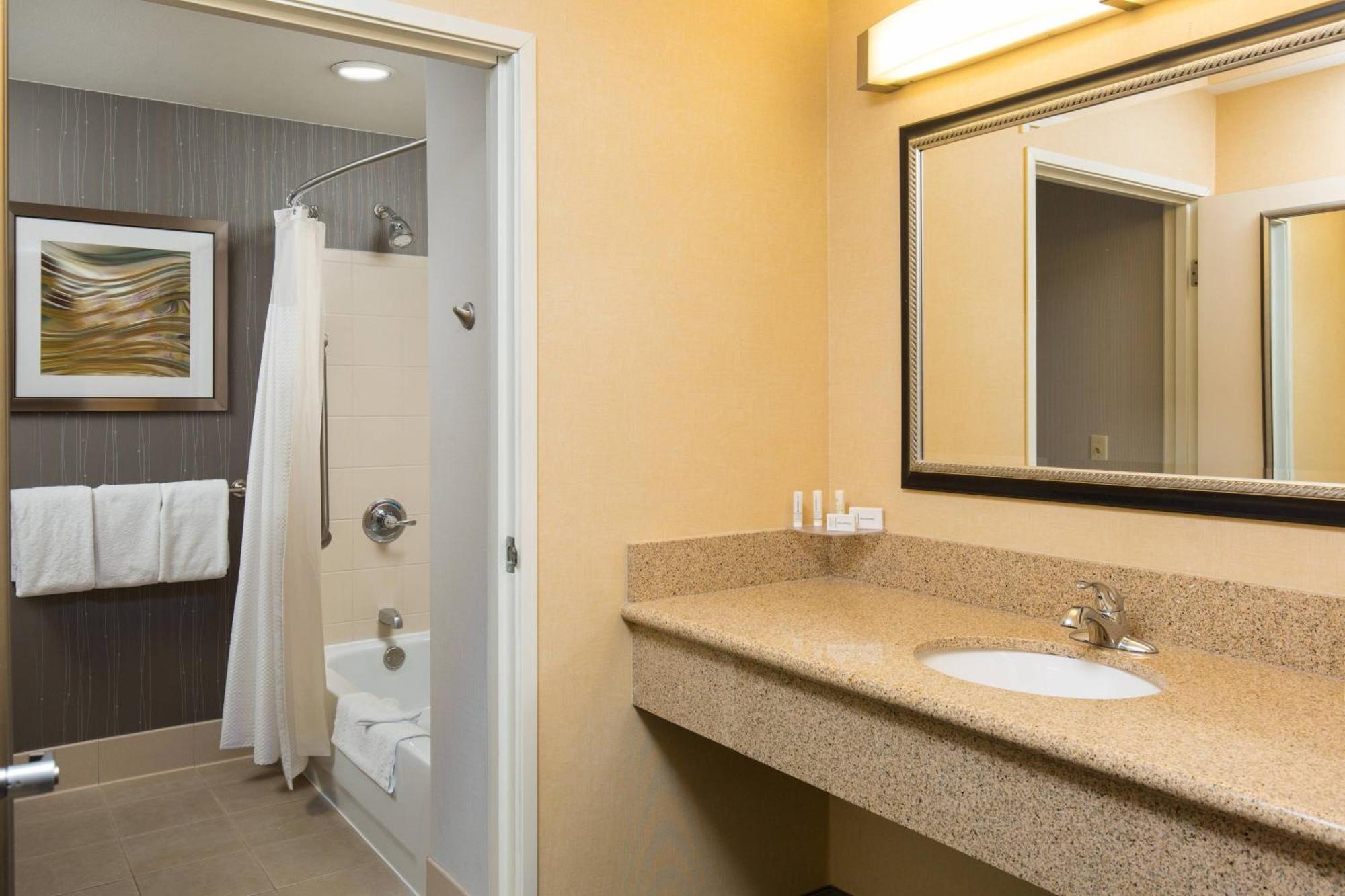 Courtyard By Marriott Ontario Rancho Cucamonga Hotel Kültér fotó