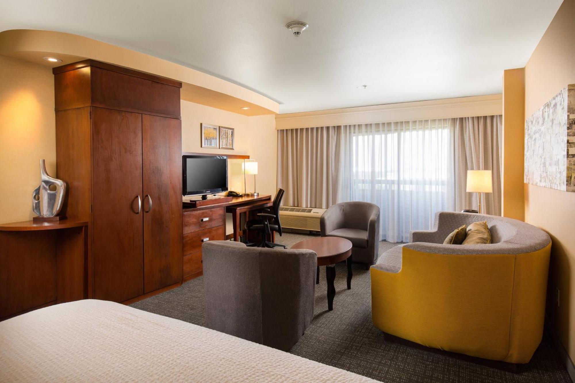 Courtyard By Marriott Ontario Rancho Cucamonga Hotel Kültér fotó